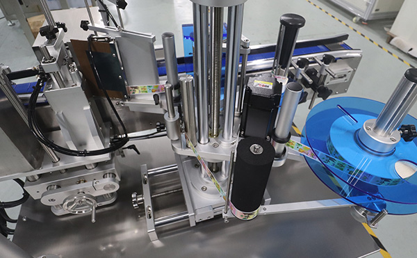 圓瓶貼標機,貼標機設備,全自動貼標機