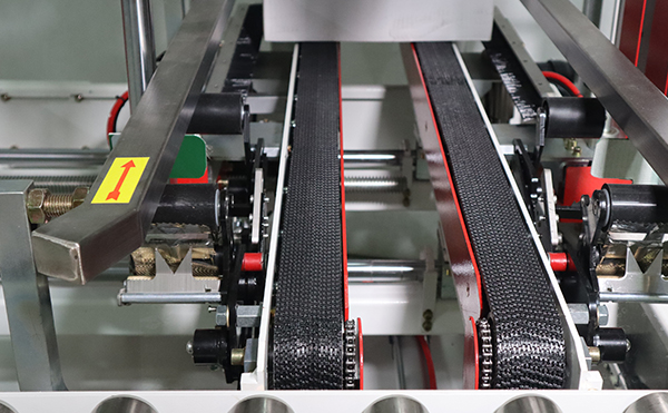 一字型自動封箱機,一字型封箱機設備,封箱機